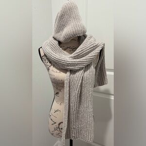 Vintage GAP Light Gray Beanie Style Cable Knit Hat / Scarf Set